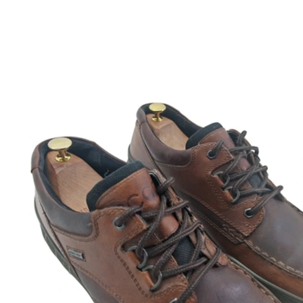 Ecco track shoes